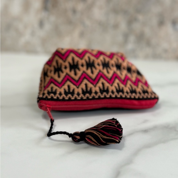 Embroidered Padded Pouch - Picture 2 of 7